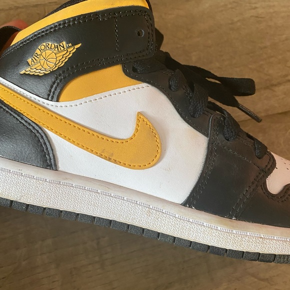 Air Jordan 1 Mid’s 3Y / 5W - Picture 6 of 13